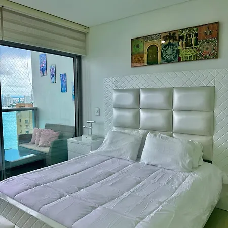 En Bocagrande Con Balcon Y Vista Al Mar Apartamento *