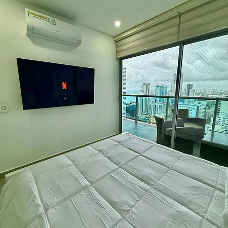 En Bocagrande Con Balcon Y Vista Al Mar Apartamento *